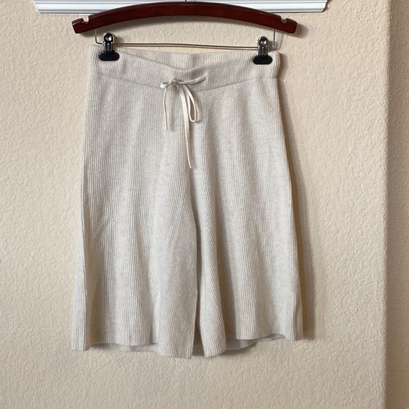 Johnny Was Calme Cashmere Ribbed Bermuda Knit Shorts Loungewear Size S - Picture 3 of 7